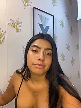 Laia_white webcam