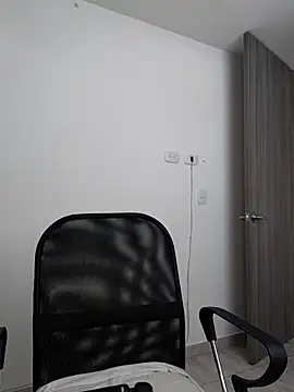 Nahiajhonson_ webcam