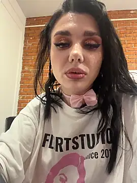 MaeveMoon webcam