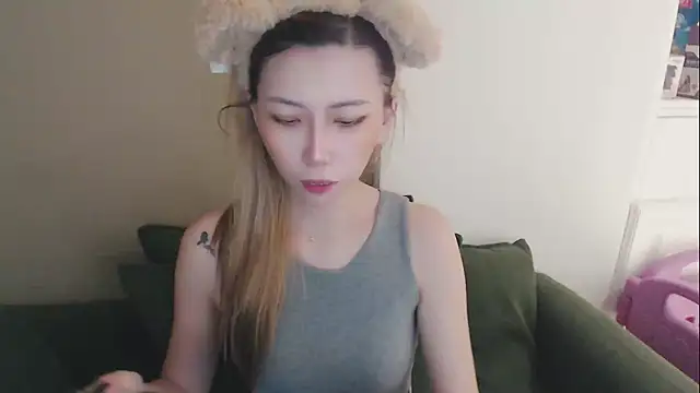 whitecat13 webcam