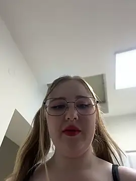 AprilHudson webcam