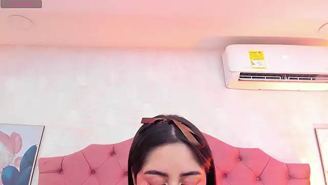 ThyaraJhons webcam