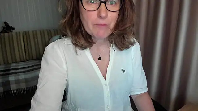 lauraoven webcam