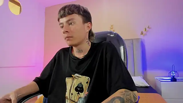 Nascary_Fox webcam