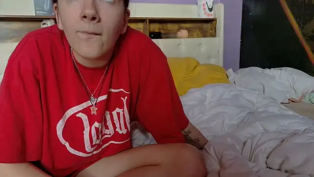 HornyCatXO webcam