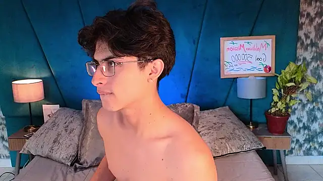 Aaron_Eze webcam
