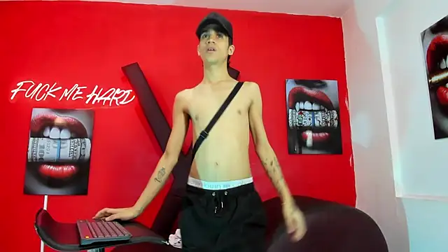 TWINKS_BOYSX webcam