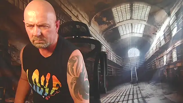 ManlyPrisonGuy webcam