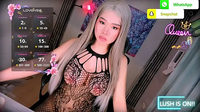 xBigSurpriseLorainex webcam