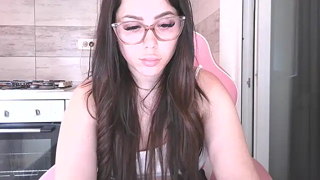 LovelyJulliette webcam