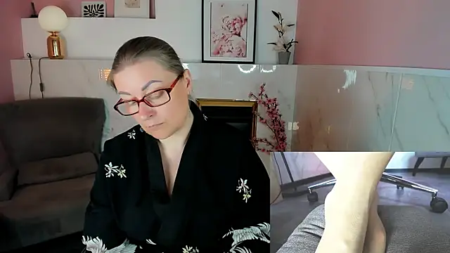 Alexandra_Kind webcam