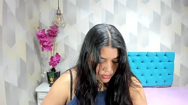 LindaBreeS webcam