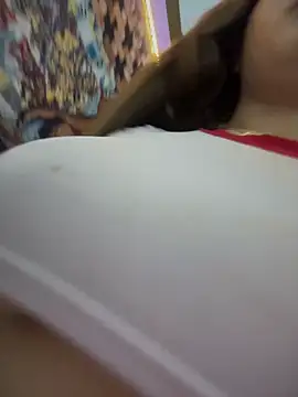 MayaMoanXXX webcam