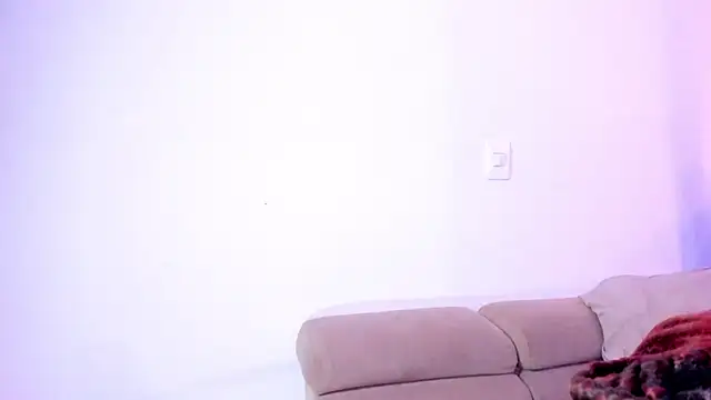 Adelehottman webcam