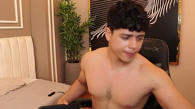 Ethan_occonor live sex cam