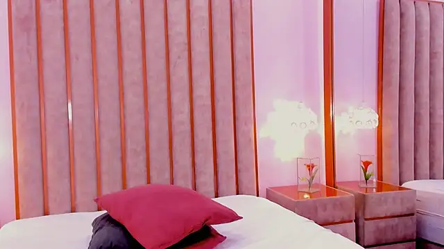 Zoe_Monrow webcam