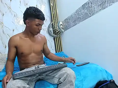 lonjitas_twink_hot webcam