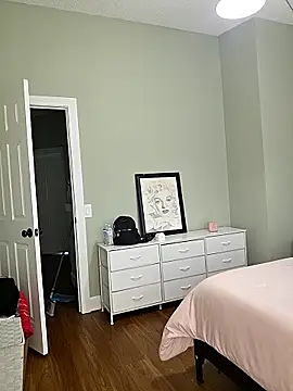 julimonroe webcam