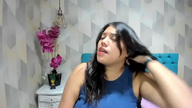 LindaBreeS webcam