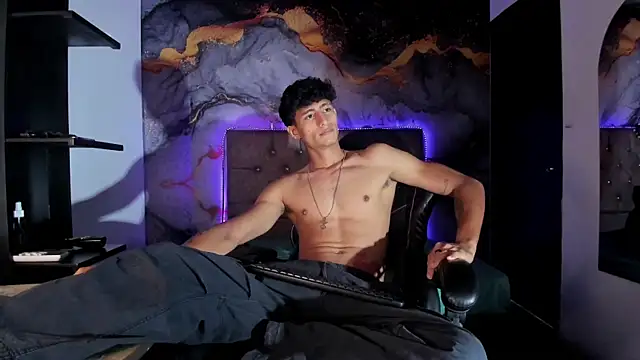 MaxiimoRomano_ webcam
