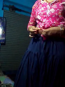 Raveena0990 webcam