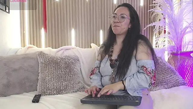 Velvet_Curly webcam