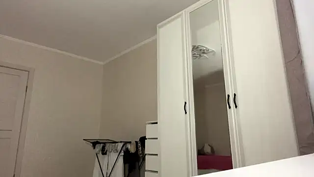HeyItsAgata webcam