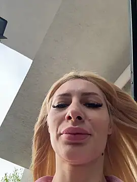 AngieShae live sex cam