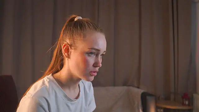 ElaineThomas webcam