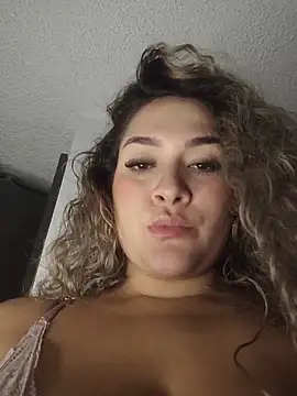 Sara_smiiith211 webcam
