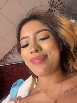 MystiqueXXX webcam