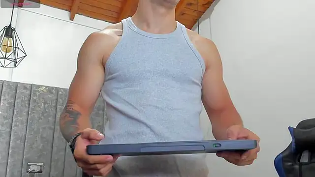 Calvin_Hunter webcam