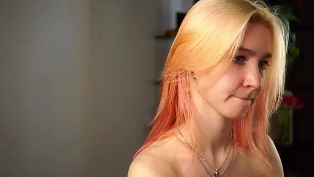 August_female webcam