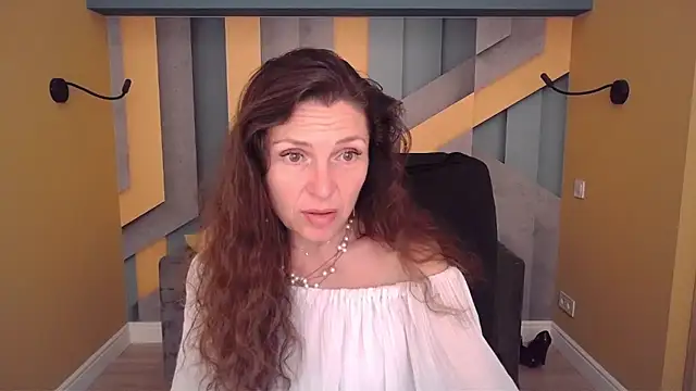 EllaLong webcam