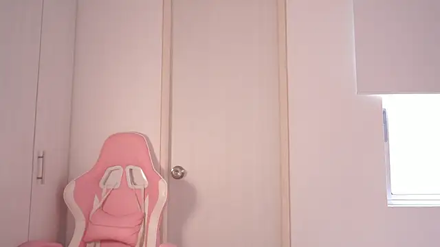 LillyThompson webcam