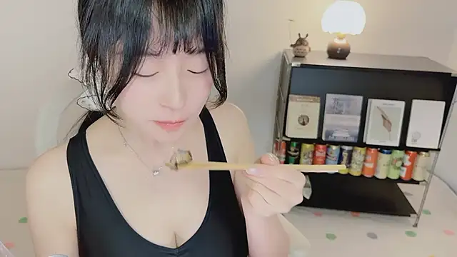 Onechestnut webcam