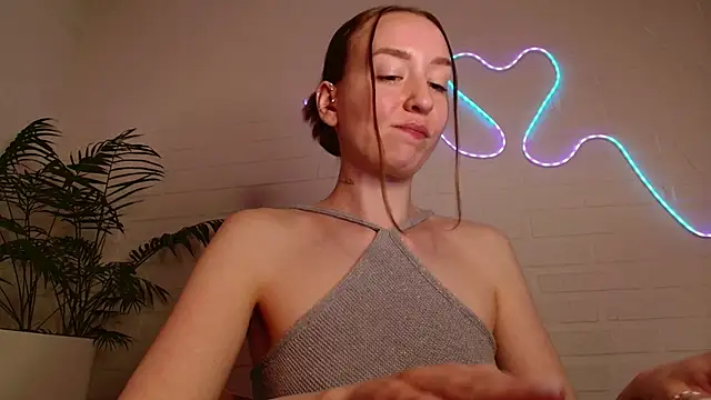 WhitePrincessLuna webcam