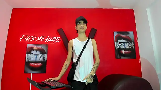 TWINKS_BOYSX webcam