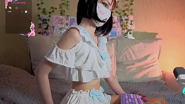 LunaNyanmi webcam