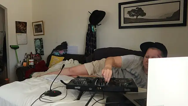 BellaBlueBBW webcam