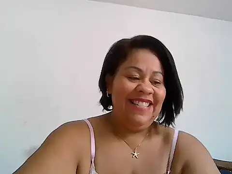 veronica_missbigg - Veronica_missbigg's free webcam - UK Sex Cams