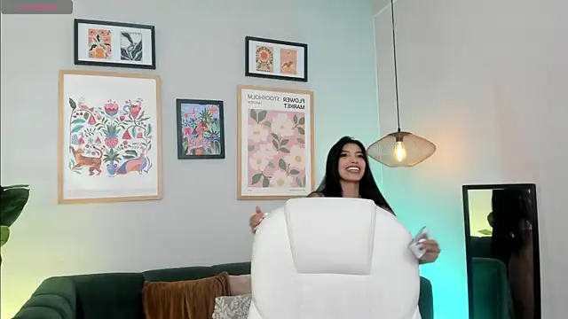 Tiffany_Low webcam