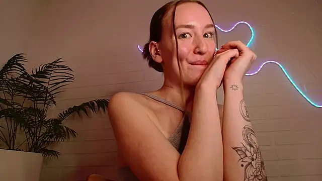 WhitePrincessLuna webcam