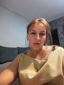 Hot-Milf4U webcam