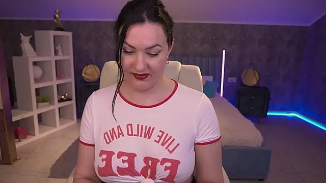 VelvetLuck webcam