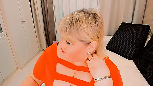 BIGTITSBBW webcam