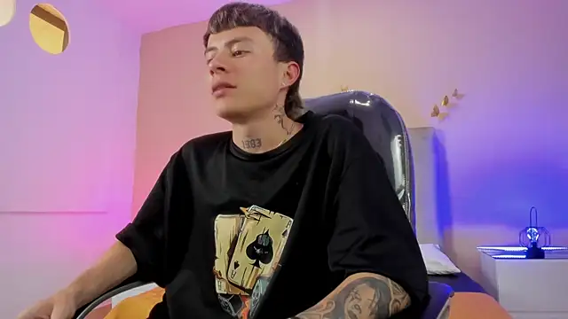 Nascary_Fox webcam