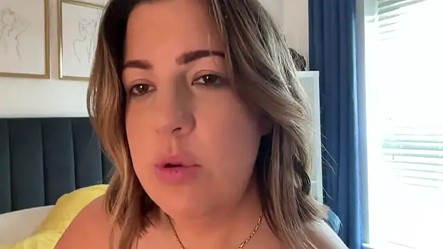 MsBelleWarick webcam
