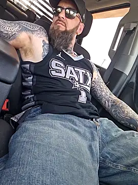 Beardedtattood webcam