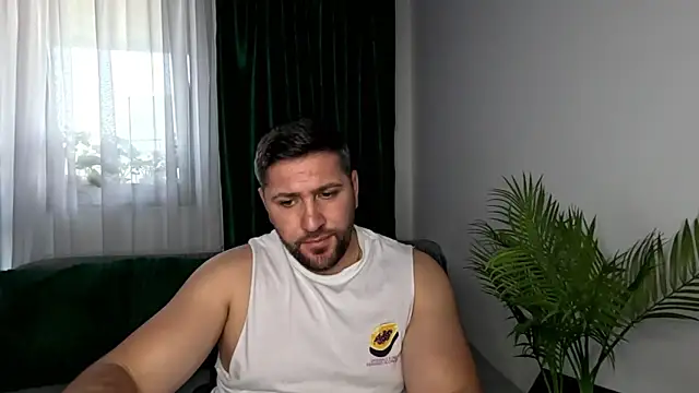 Gold_Alpha_Boy webcam